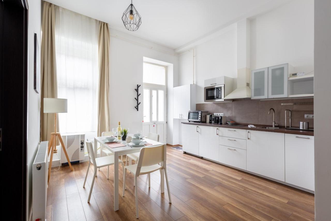 New, Centrally Located, But Quiet 4 Sleeper Budapest